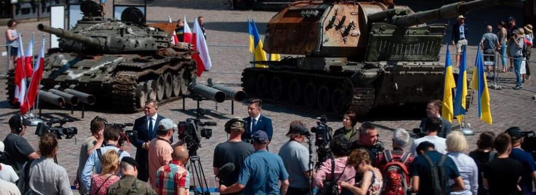 Російські танки все ж дійшли до Польщі, проте знищені: експозицію можна оглянути у Варшаві