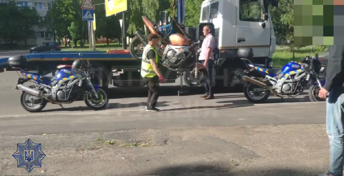 У Львові патрульні забрали мотоцикл у водія, який полюбляє їздити п’яним за кермом (ВІДЕО)