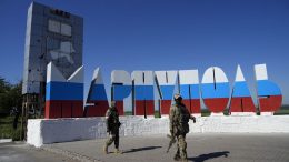 Окупанти у Маріуполі забороняють дітям спілкуватися українською мовою