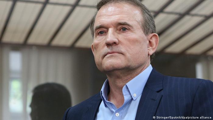 Львівський суд залишив Медведчука під вартою до 9 серпня, конфіскував картини та вагон-ресторан