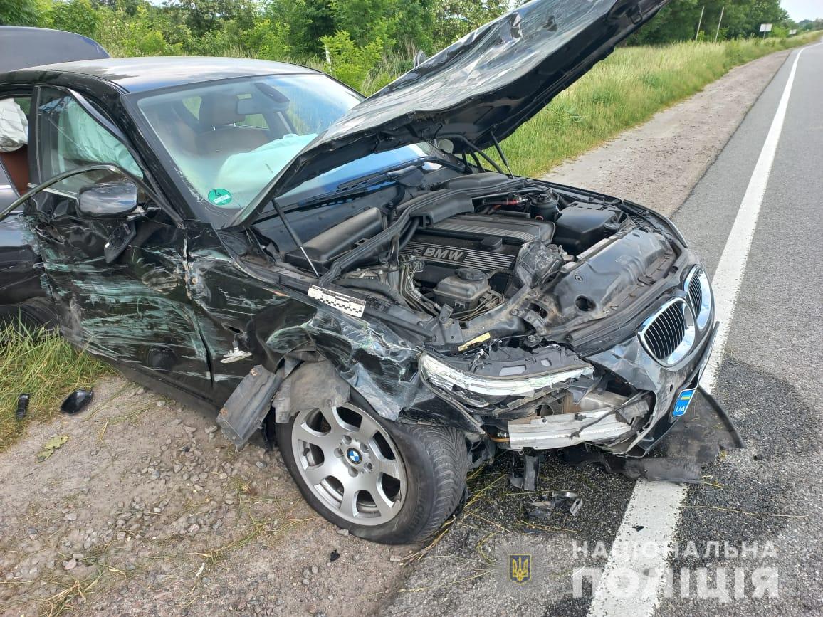 П’яний водій BMW спричинив аварію на дорозі Львів-Мукачево
