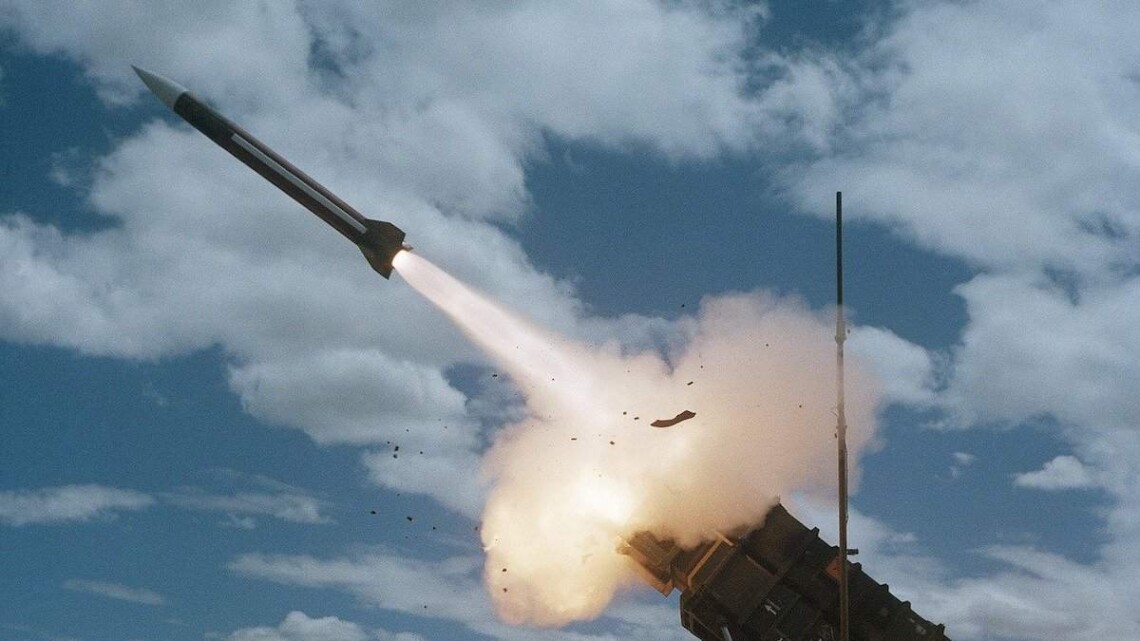 Під завалами СТО в Дніпрі знайшли тіла двох людей