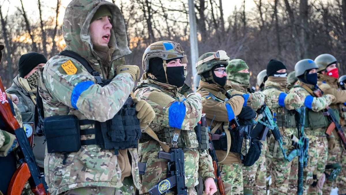 Володимир Зеленський підписав закон, яким дозволено скеровувати тероборону в зону бойових дій