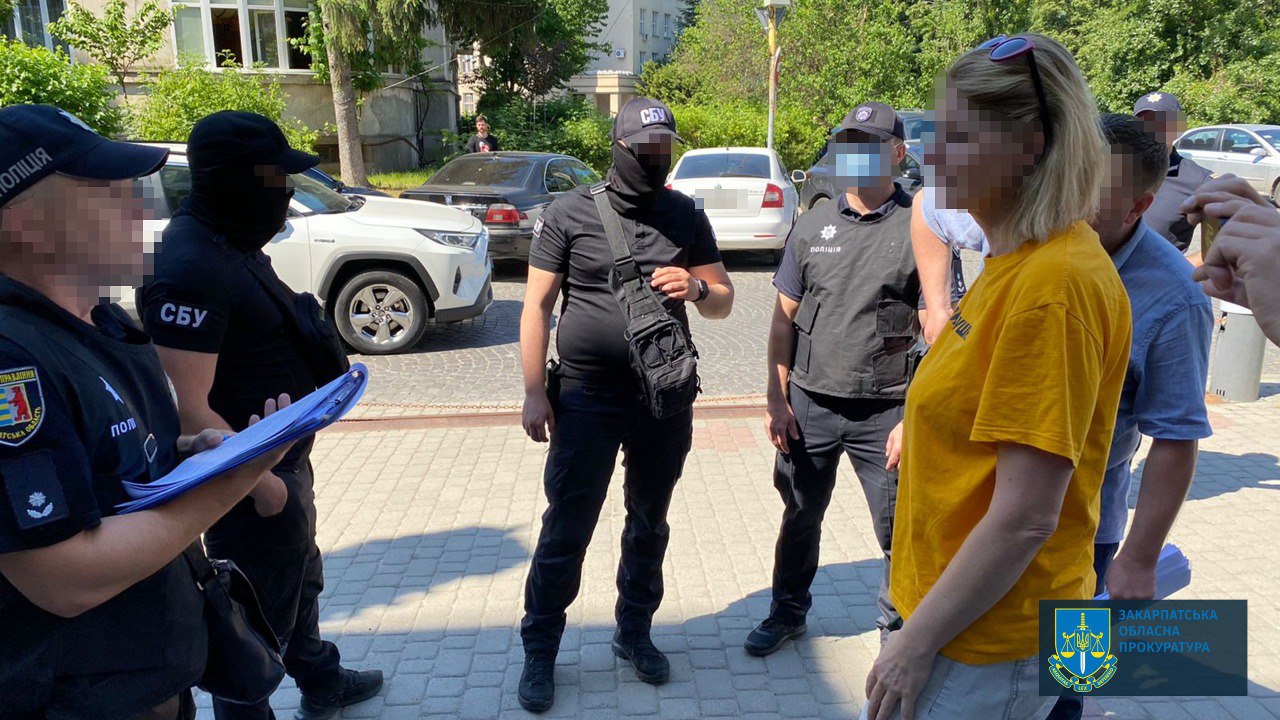 Очільниця громадської організації на Закарпатті продавала гуманітарку для військових