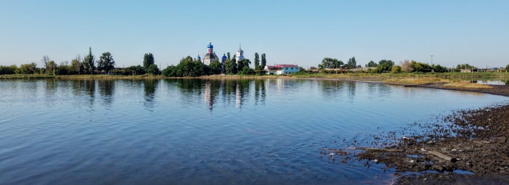На Харківщині снаряд потрапив в озеро, де купались діти