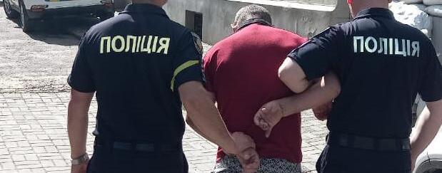 Побив ледь не до смерті: в Куликові чоловік напав на сусіда через музику