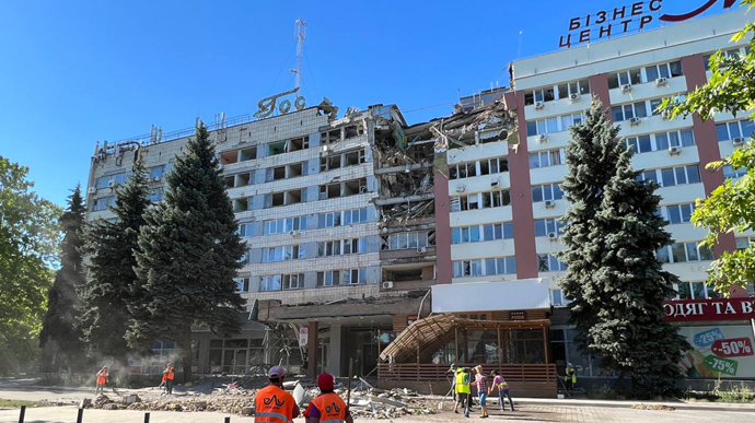 Миколаїв знову обстріляний: пошкоджений готель