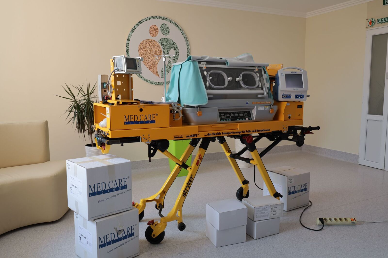 Львівський перинатальний центр тепер має транспортний інкубатор для немовлят