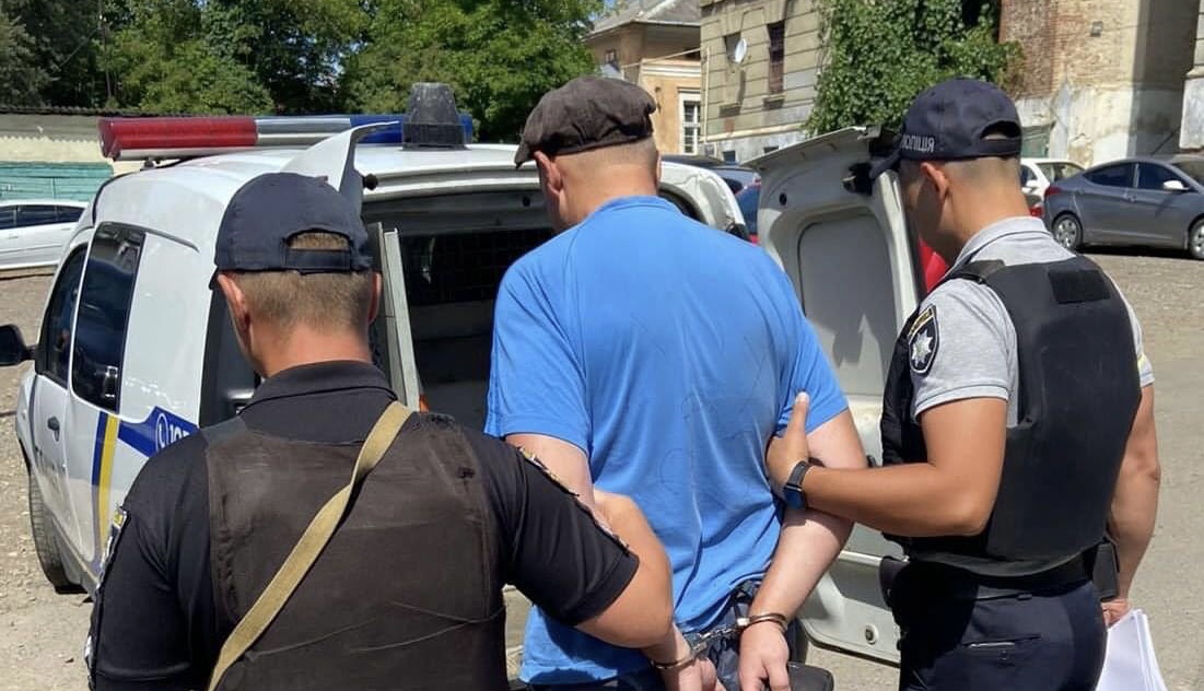 Мешканець Стрийщини під час конфлікту побив сусіда сокирою та втік