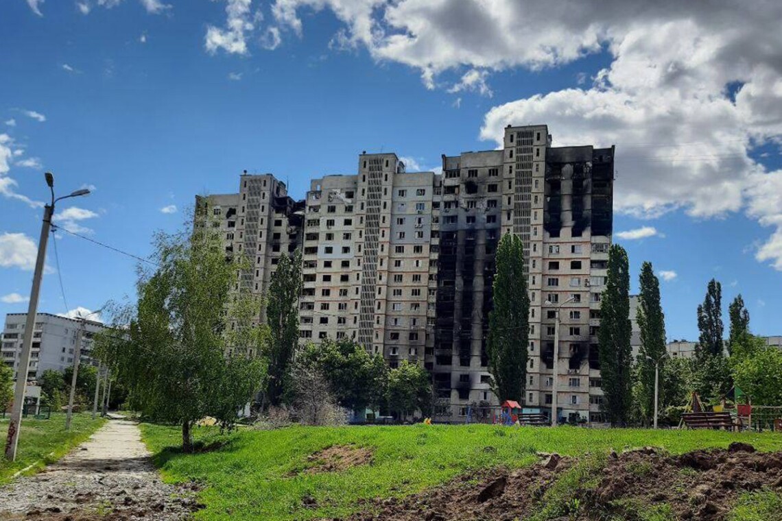 По Харкову росіяни вдарили залповим вогнем: людей просять не виходити на вулицю
