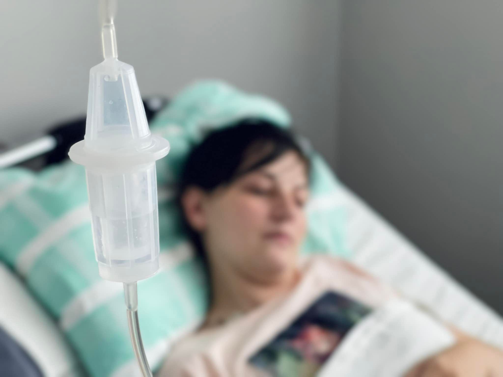 Прикрила своїм тілом сина: у Львові рятують жінку з Сєвєродонеччини