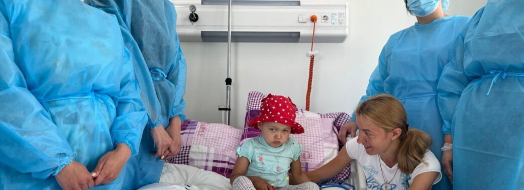 Львівські лікарі провели першу трансплантацію кісткового мозку дитині