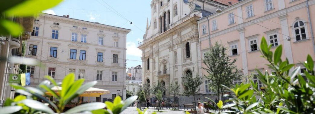 У Львові завершили реставрацію фасаду Гарнізонного храму святих апостолів Петра і Павла