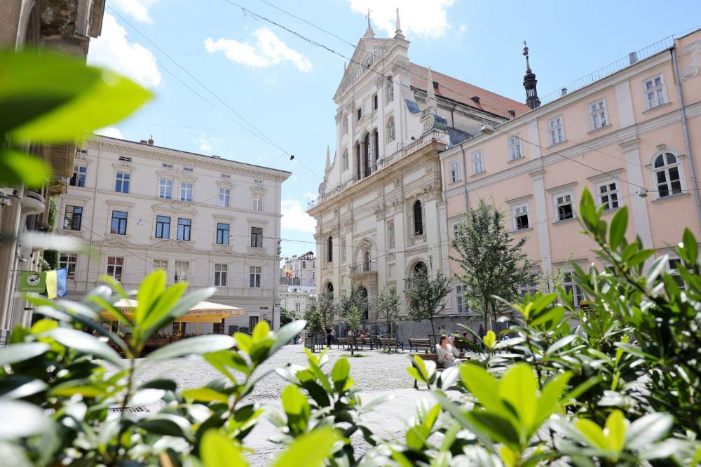У Львові завершили реставрацію фасаду Гарнізонного храму святих апостолів Петра і Павла
