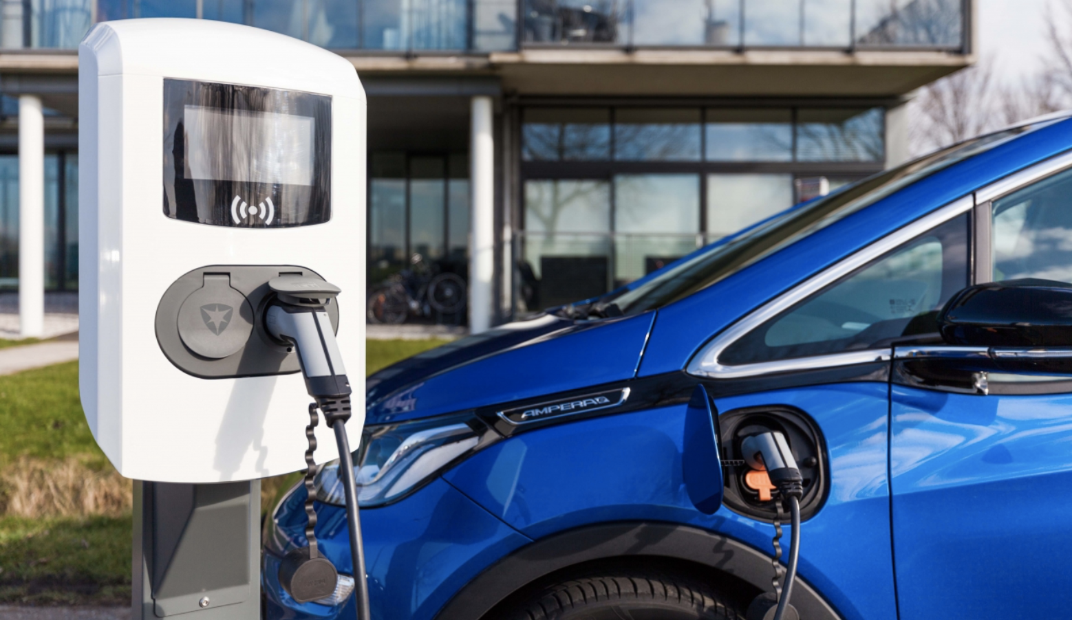 12 грн в рік за квадратний метр: інвесторам пропонують оренду територій під електрозарядні станції