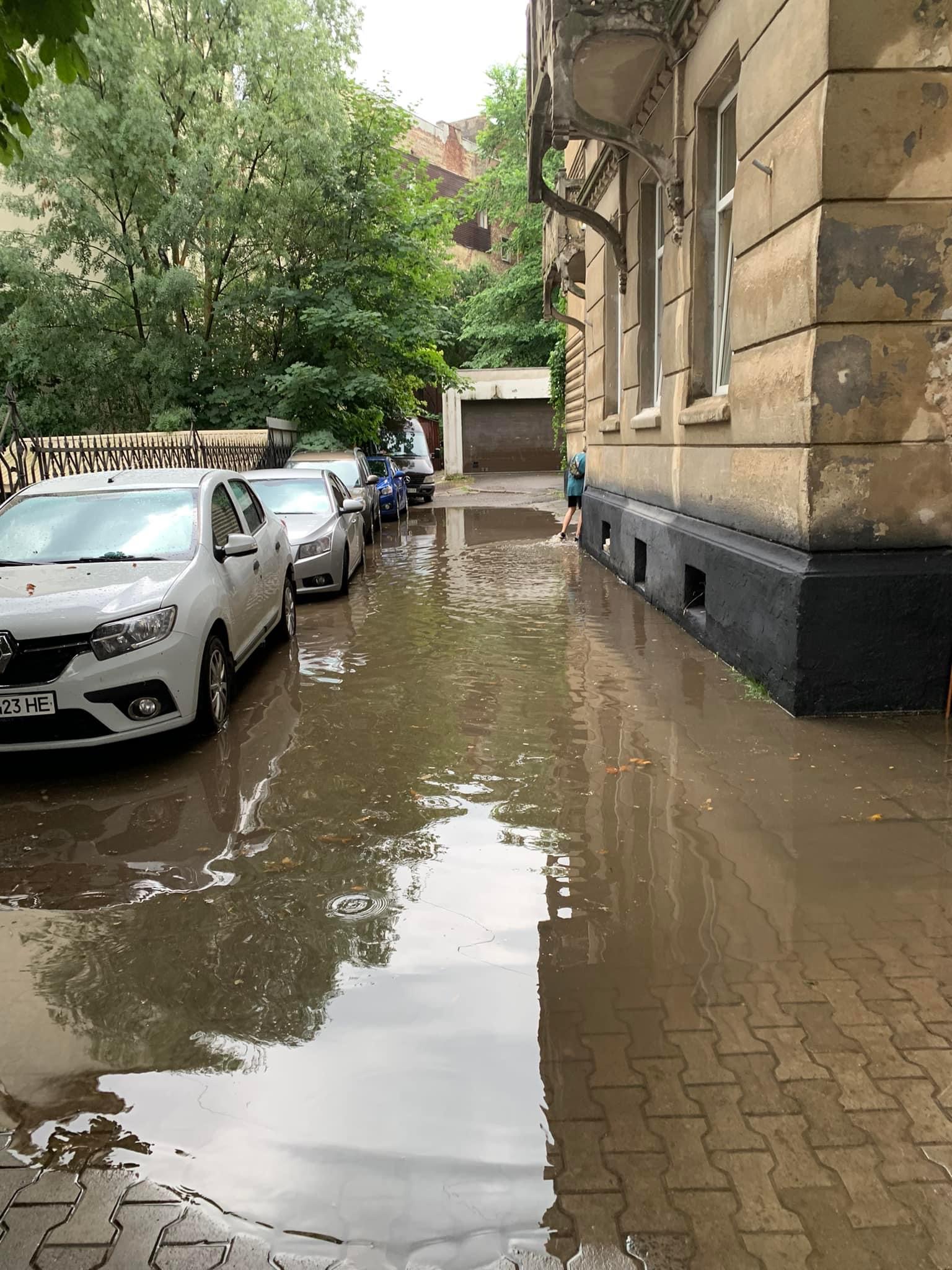 Львів у воді: коротко про наслідки негоди