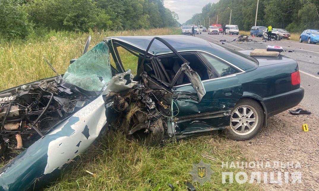 Поблизу Львова зіткнулись дві автівки: є загиблий
