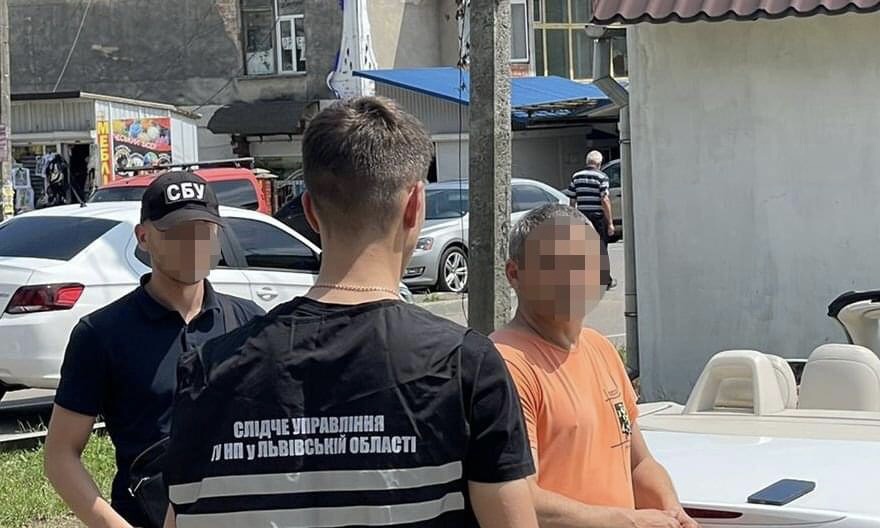 Мешканець Стебника за 5 тисяч доларів переправляв ухилянтів закордон