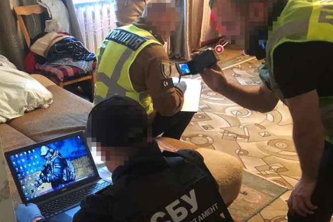 Надіслав 5 грн, а далі фотошопив скріни: у Києві псевдоволонтер привласнював гроші для ЗСУ
