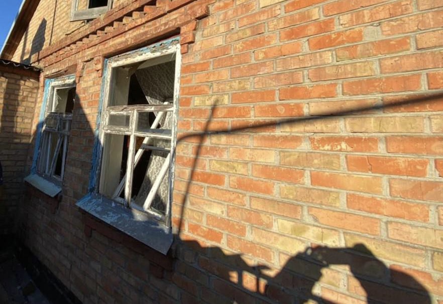Влучили у школу і зерносховище: росіяни обстріляли Дніпропетровщину