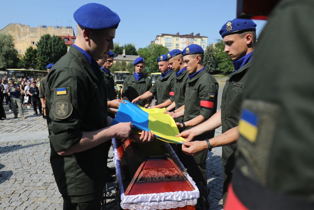 Львів завтра попрощається з трьома Героями