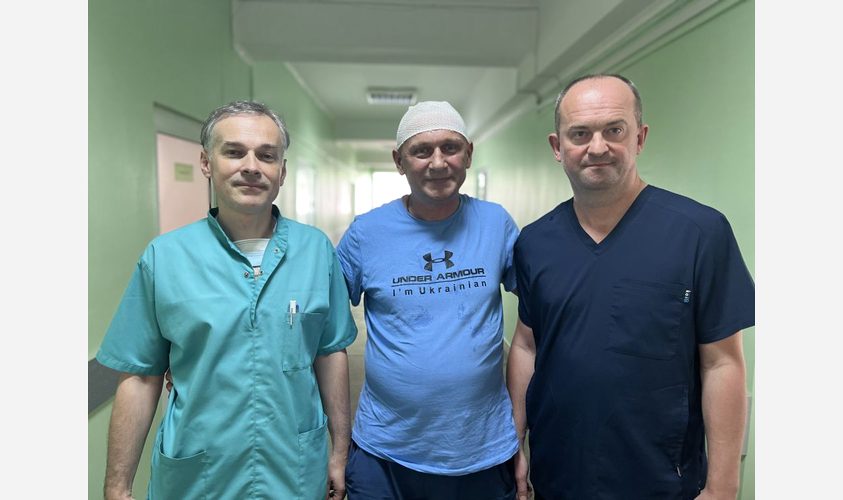 Львівські медики видалили чоловіку злоякісну 8-сантиметрову пухлину мозку