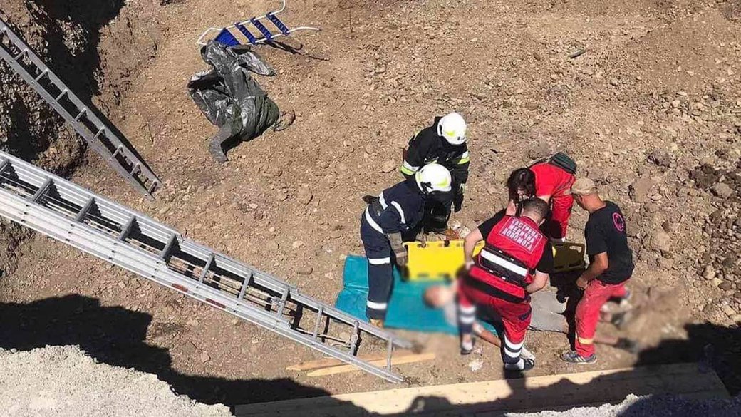 На Стрийщині чоловіка затиснуло бетонною плитою під час земельних робіт