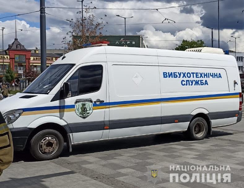 У Львові на залізничному вокзалі шукали вибухівку