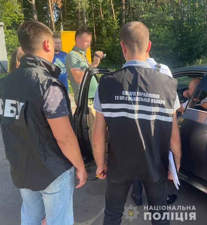 На Львівщині затримали рівнянина, який допомагав ухилянтам втікати за кордон