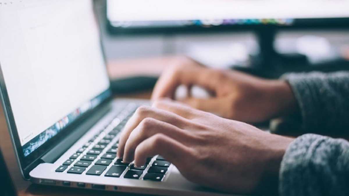 Троє засуджених займалися інтернет-шахрайством і отримали додаткові терміни ув’язнення