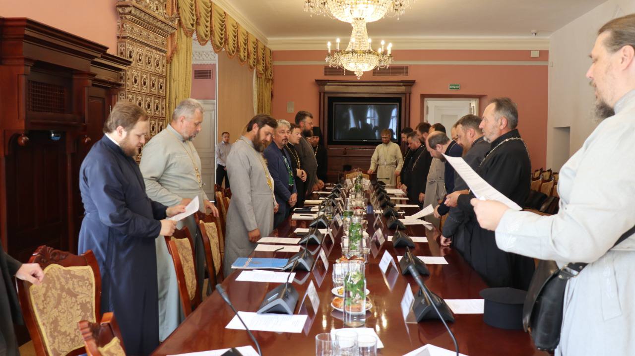 В Києві відбулась зустріч духівництва ПЦУ та УПЦ