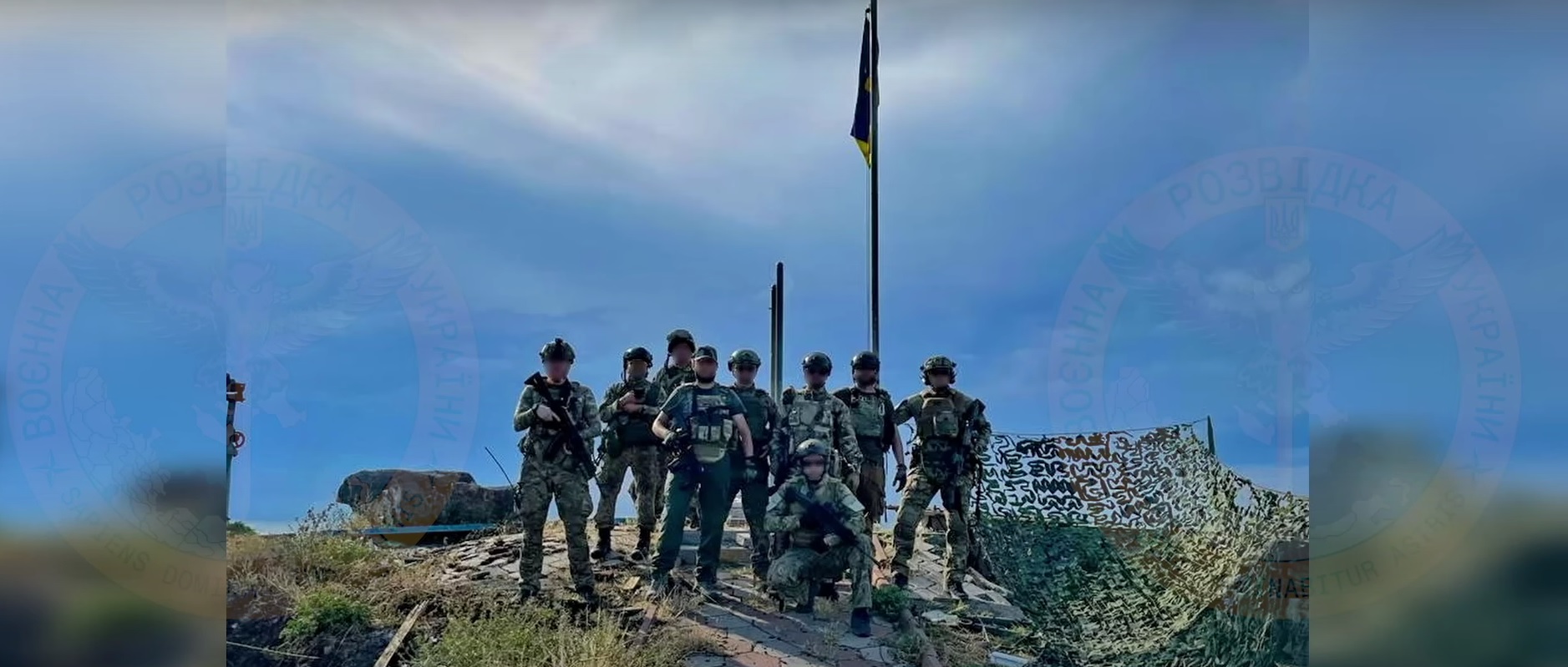 Захисники розмінували острів Зміїний і евакуювали звідти врятованого кота (ВІДЕО)