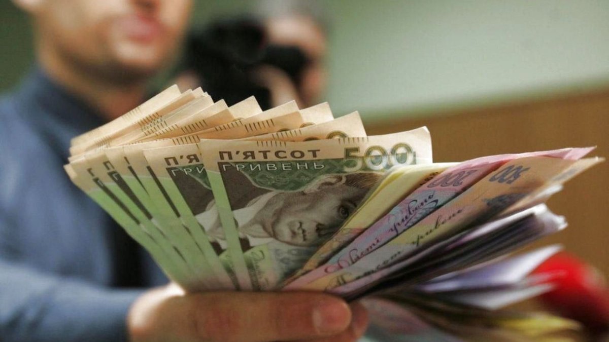 Кому на Львівщині платять найбільше: рейтинг вакансій від Центру зайнятості
