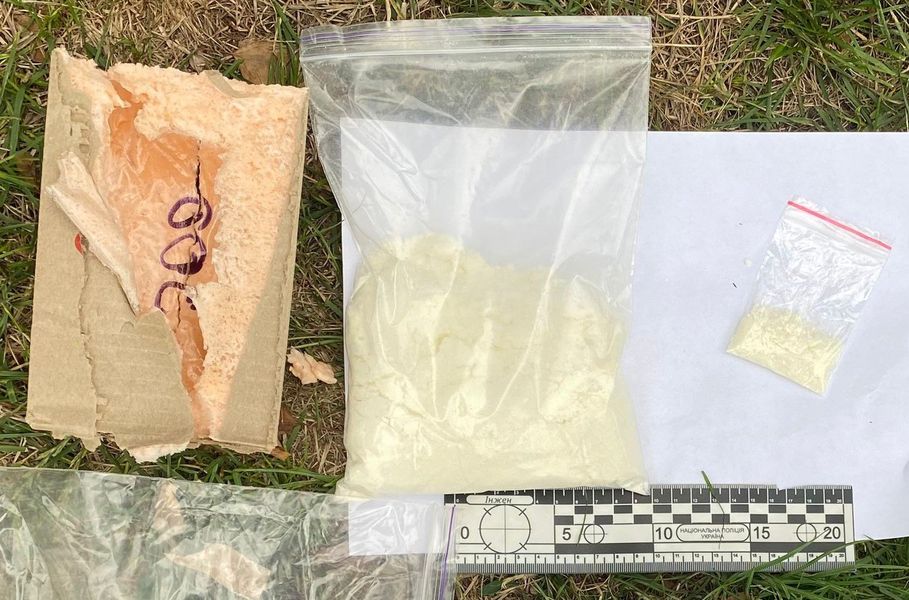 Гуртом й у роздріб: 23-річний жовківчанин розповсюджував наркотики та психотропи