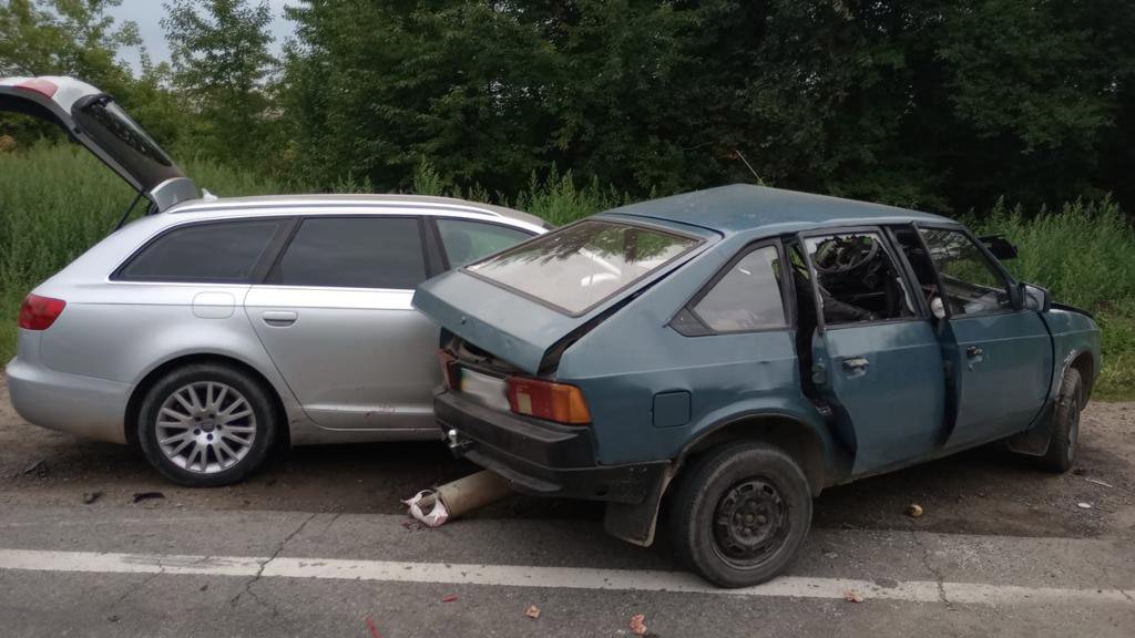 На Стрийщині зіткнулись дві автівки: є загиблий та поранені