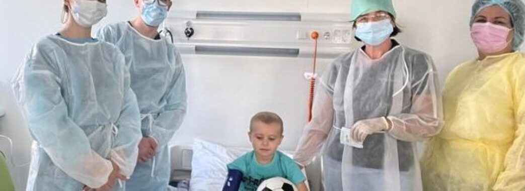 У Львові успішно пересадили кістковий мозок 5-річному пацієнтові
