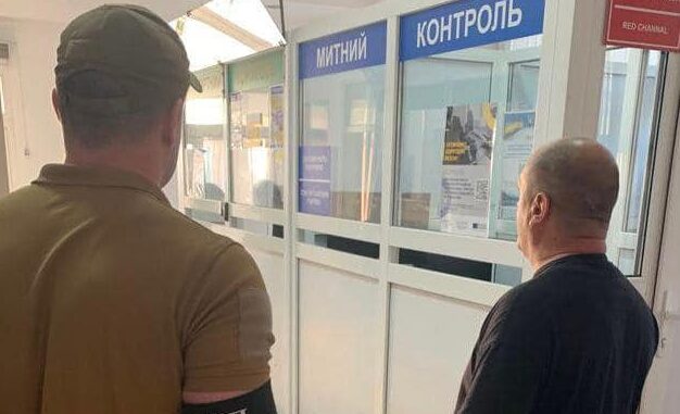 54-річний росіянин не зміг пояснити, для чого приїхав до Львова: його депортували до росії