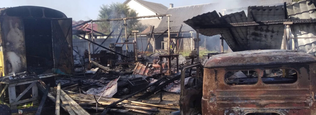 Внаслідок пожежі на Яворівщині згорів сарай та понад 40 курей