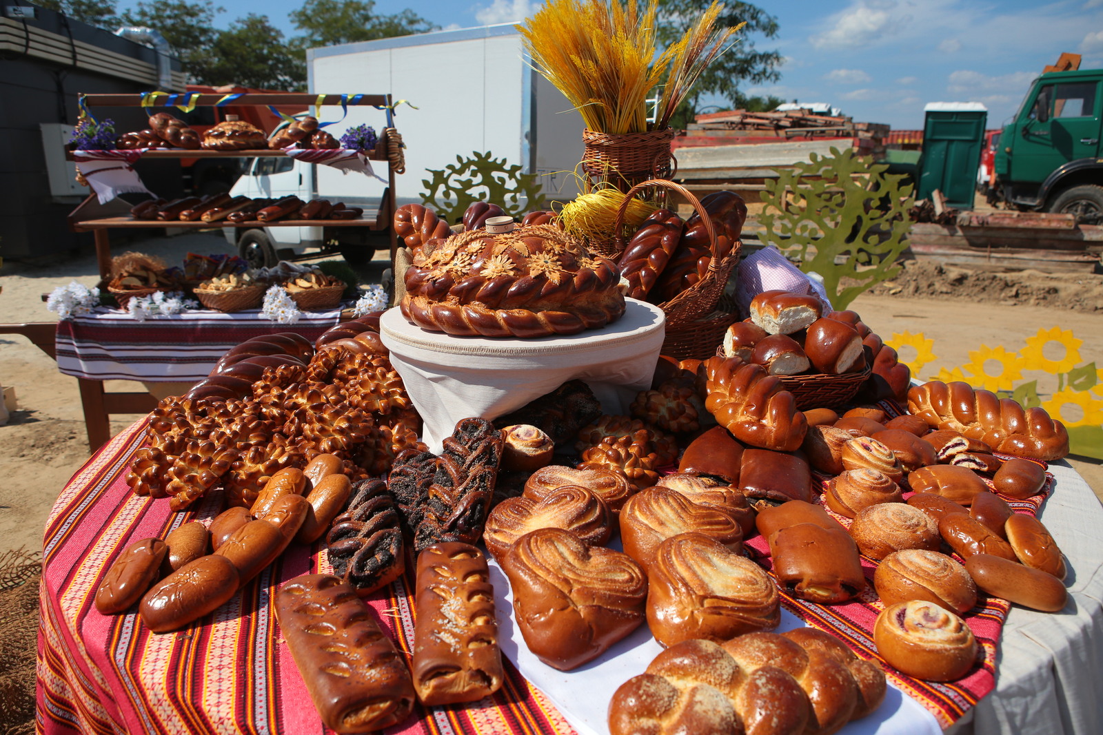 Зможуть працювати 3 тисячі людей: на Львівщині вперше за півстоліття будують хлібопекарський завод