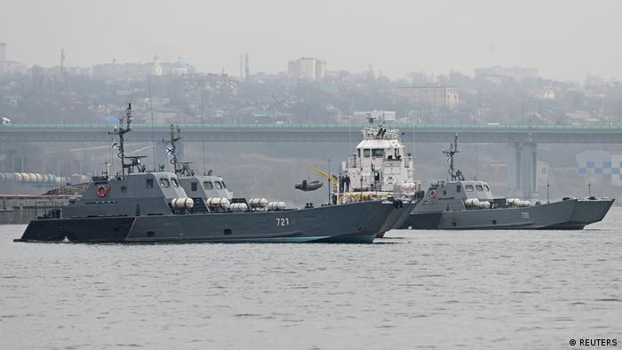 Чорним морем маневрують 18 російських кораблів – ОК “Південь”