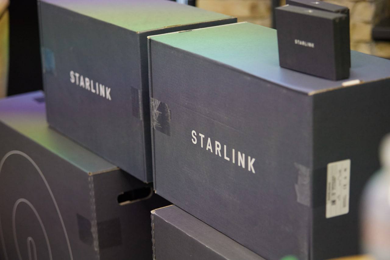 Польща передала Україні 5 тисяч станцій Starlink