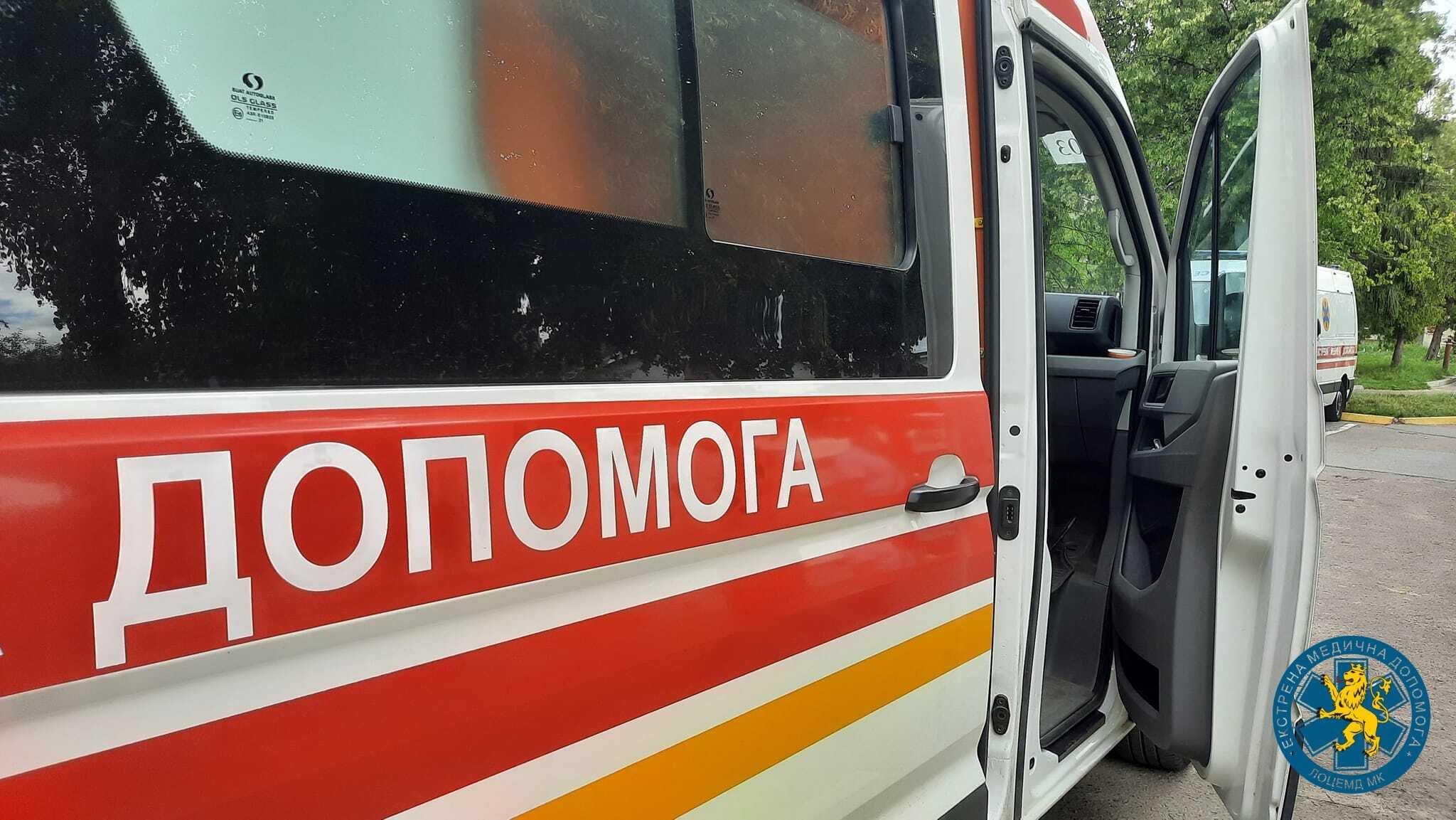 У Самборі швидка отримала виклик на вуличні пологи: медикам понад кілометр довелось йти пішки