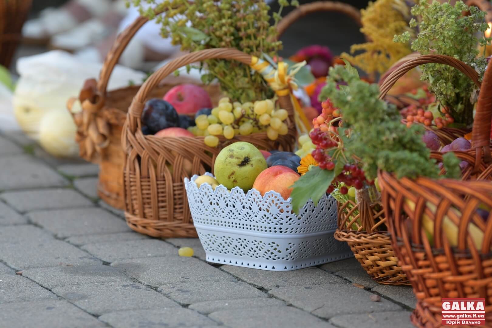 Фруктовий кошик для воїна: львів’ян закликають долучитися до акції