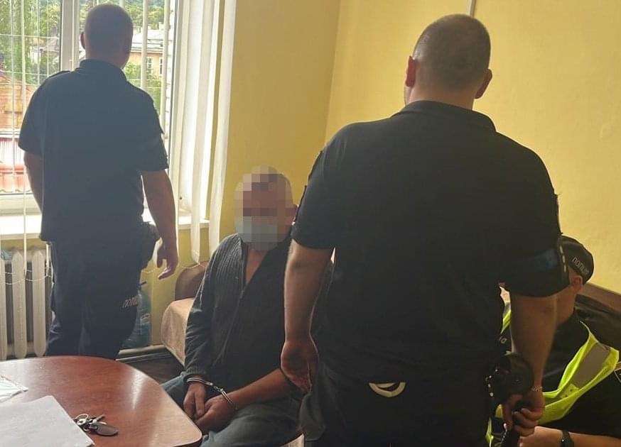 Мешканець Львівщини двічі вистрелив в свого сина
