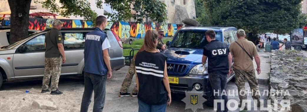 Відомий львівський художник продавав авто, які мали йти на фронт: його затримали (ВІДЕО)