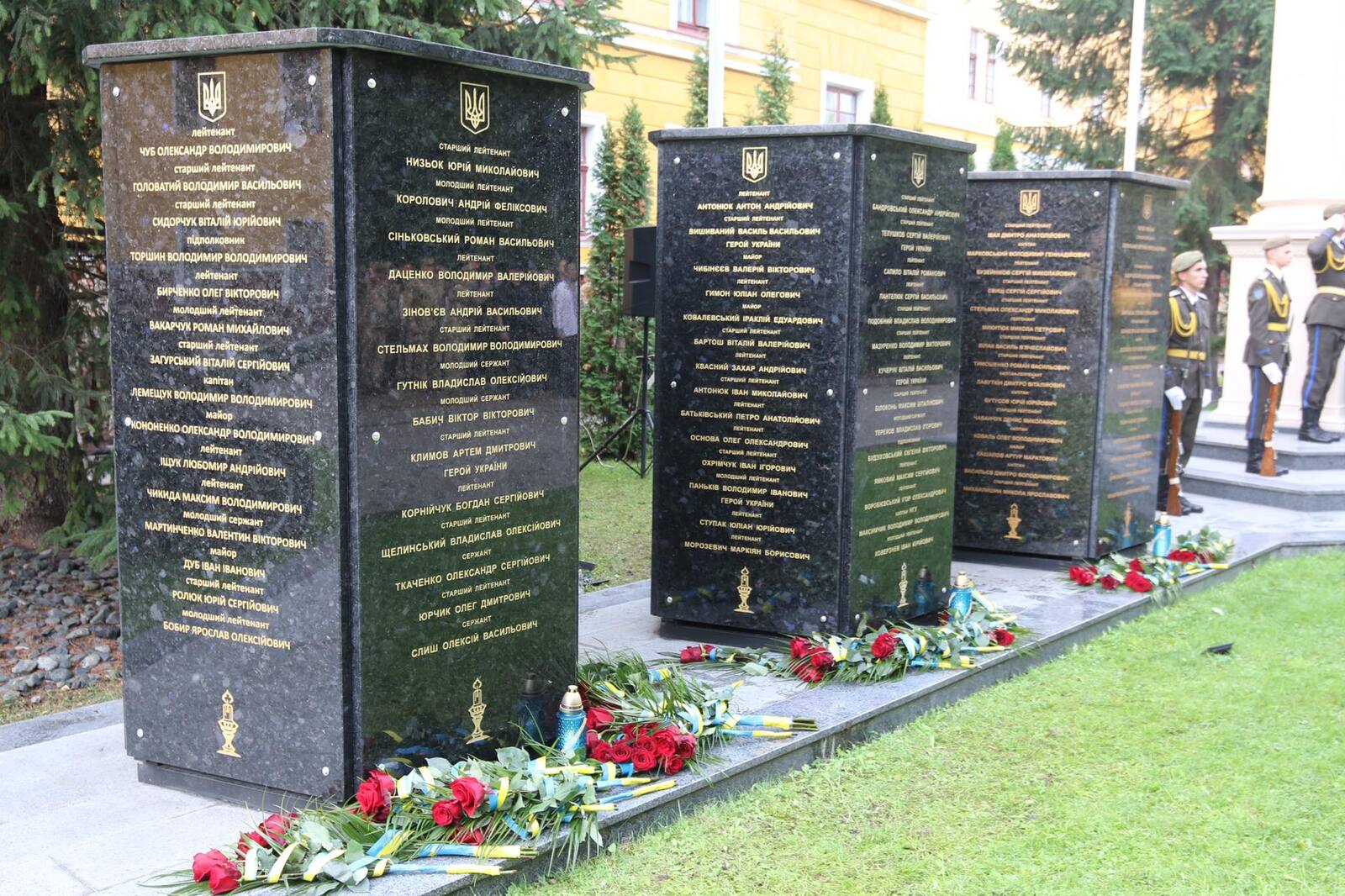 У Львові освятили меморіальні плити полеглим у війні випускникам Академії сухопутних військ