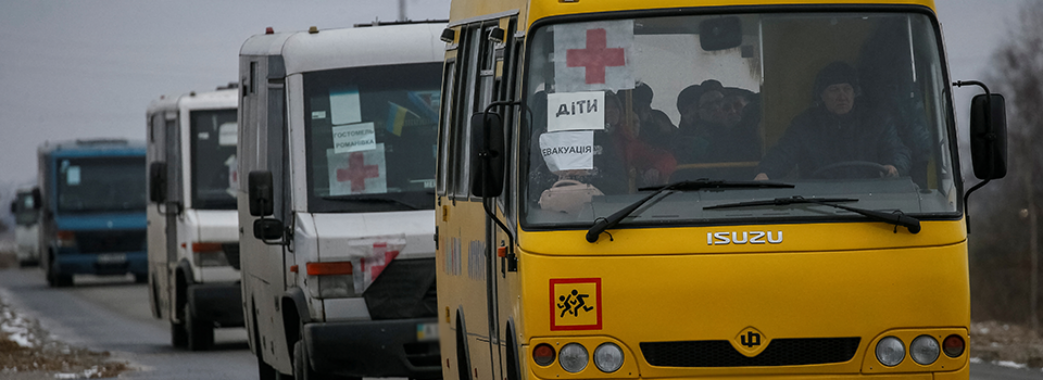 На Херсонщині окупанти обстріляли евакуаційний автобус, загинуло троє людей