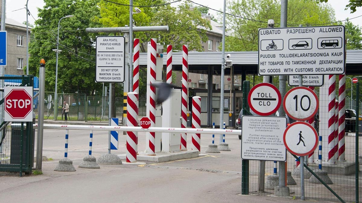 П’ять країн ЄС, що межують з рф, пригрозили обмежити в’їзд до себе росіян