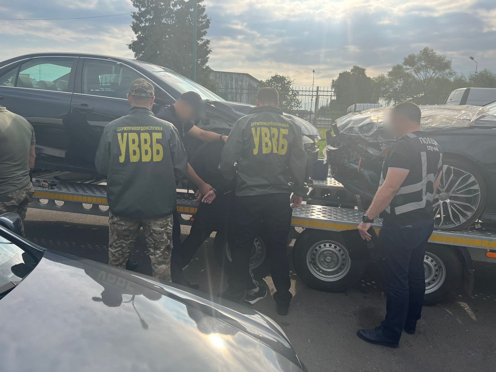Прикордонникам у Шегинях пропонували за півтори тисячі доларів не помітити чоловіка в авто