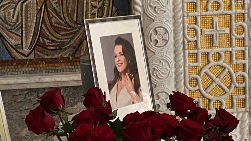 Сьогодні в Києві прощаються з Русланою Писанкою